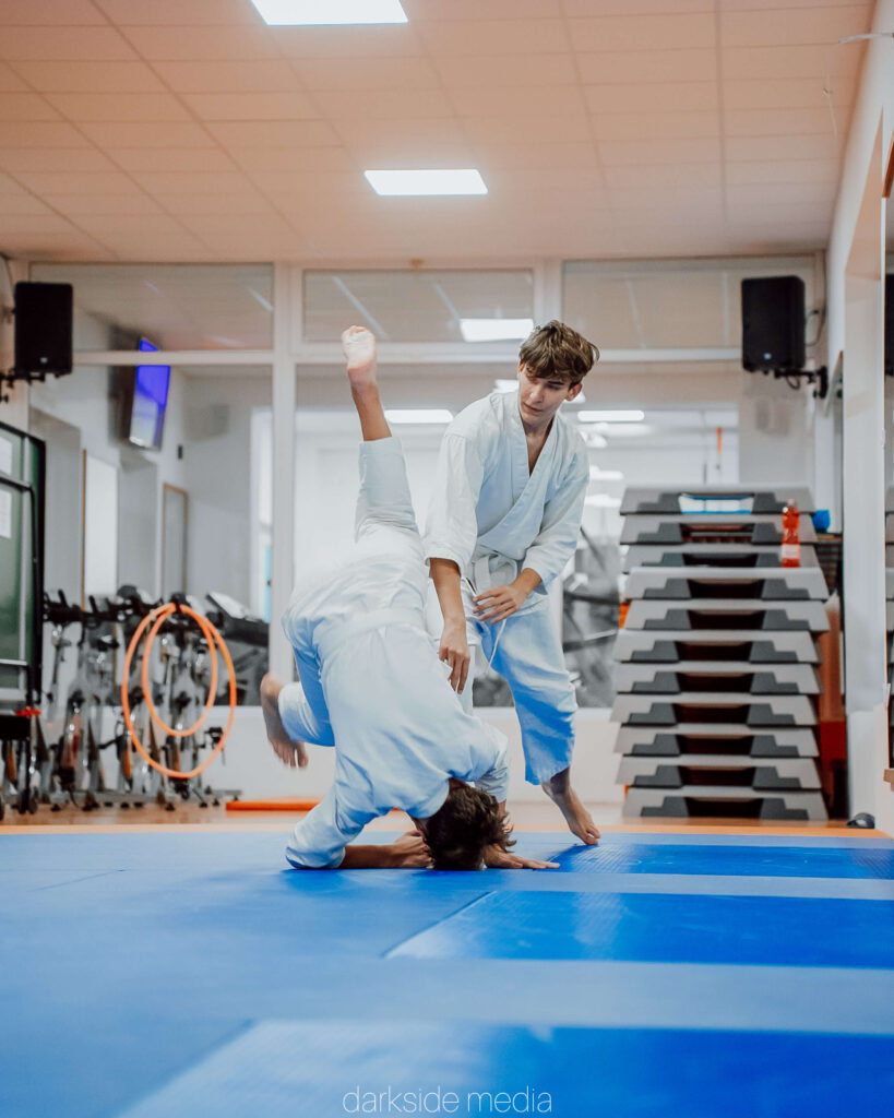 Aikido dobástechnika gyakorlása